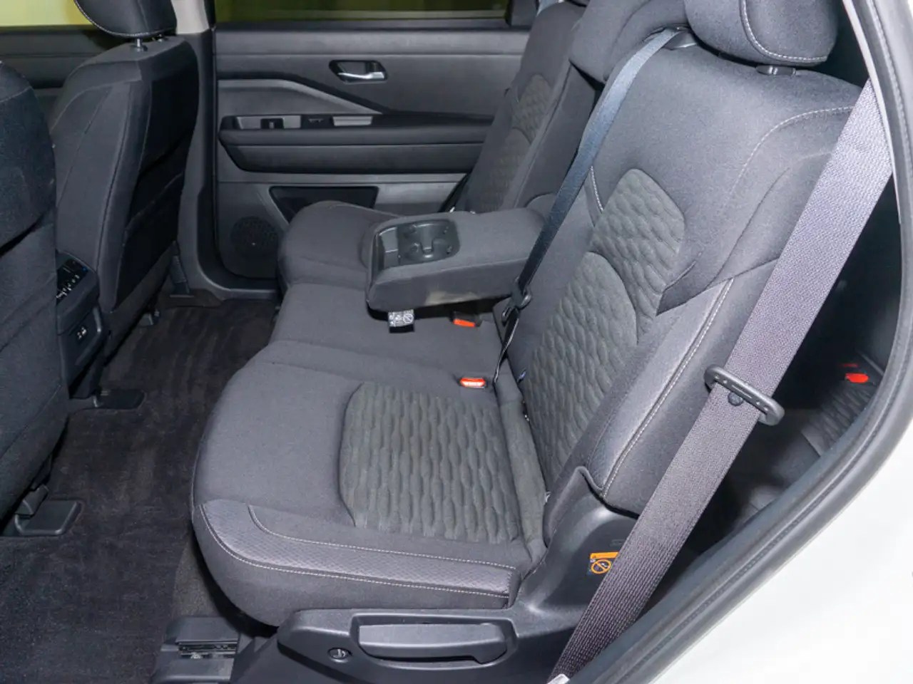 Nissan Pathfinder снимка Nissan Pathfinder