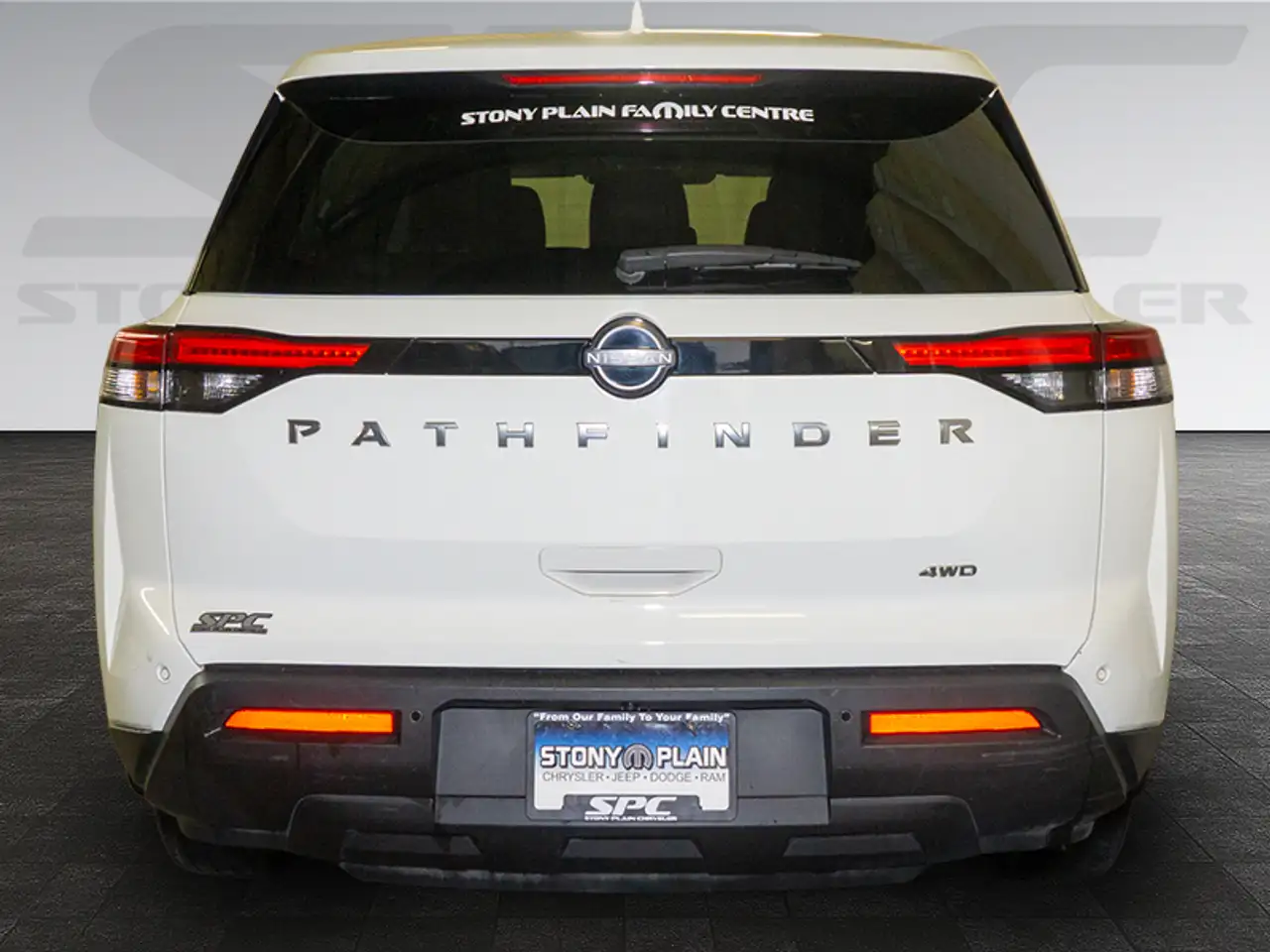 Nissan Pathfinder снимка Nissan Pathfinder