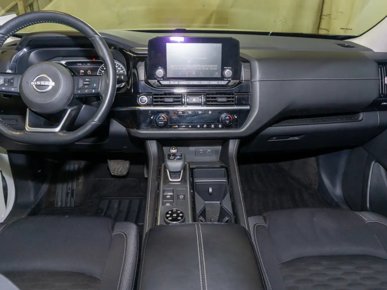 Nissan Pathfinder снимка Nissan Pathfinder