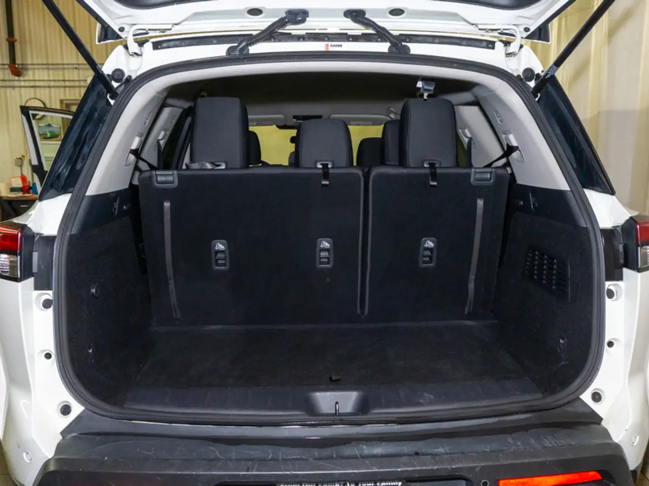 Nissan Pathfinder снимка Nissan Pathfinder