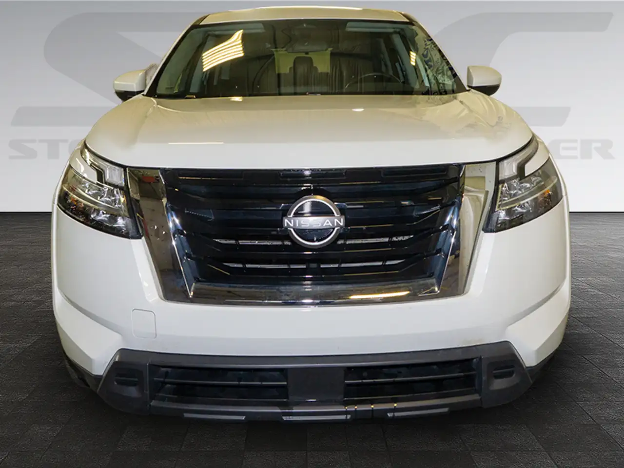 Nissan Pathfinder снимка Nissan Pathfinder