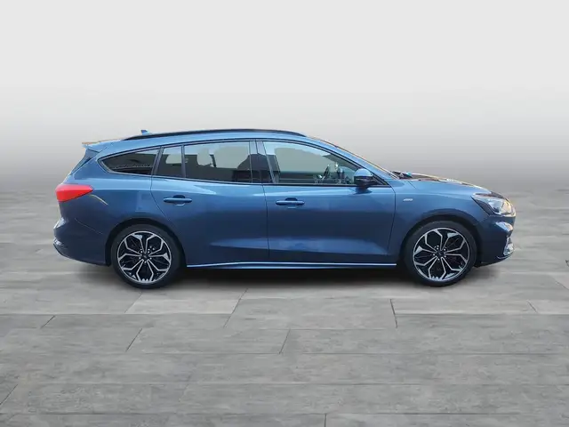 Ford Focus view 6