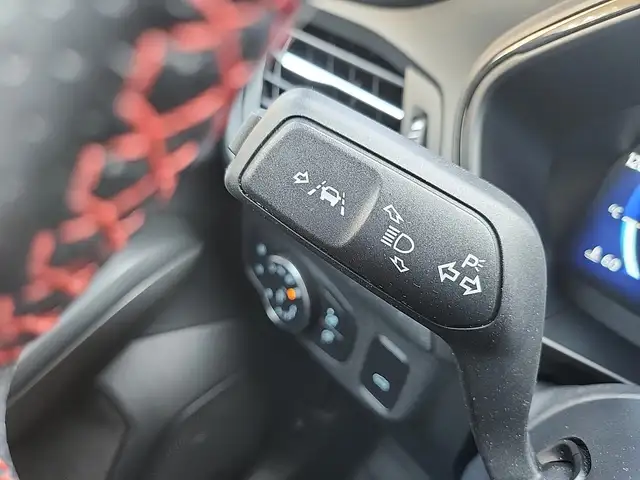Ford Focus view 12
