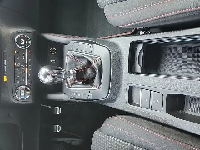 Ford Focus view 17