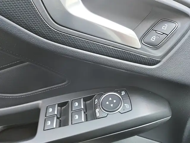 Ford Focus view 16