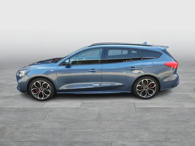 Ford Focus view 3