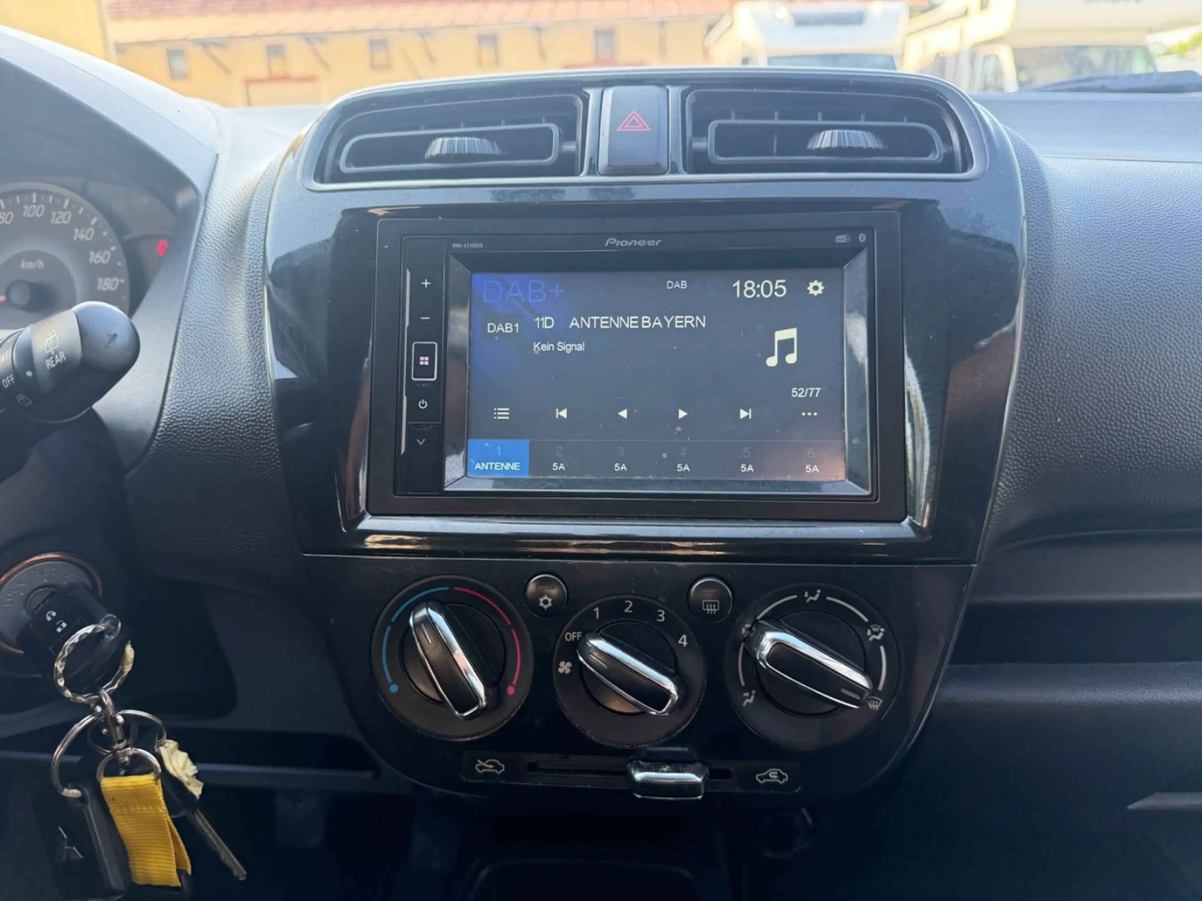 Mitsubishi Space Star Select Klima — photo 11