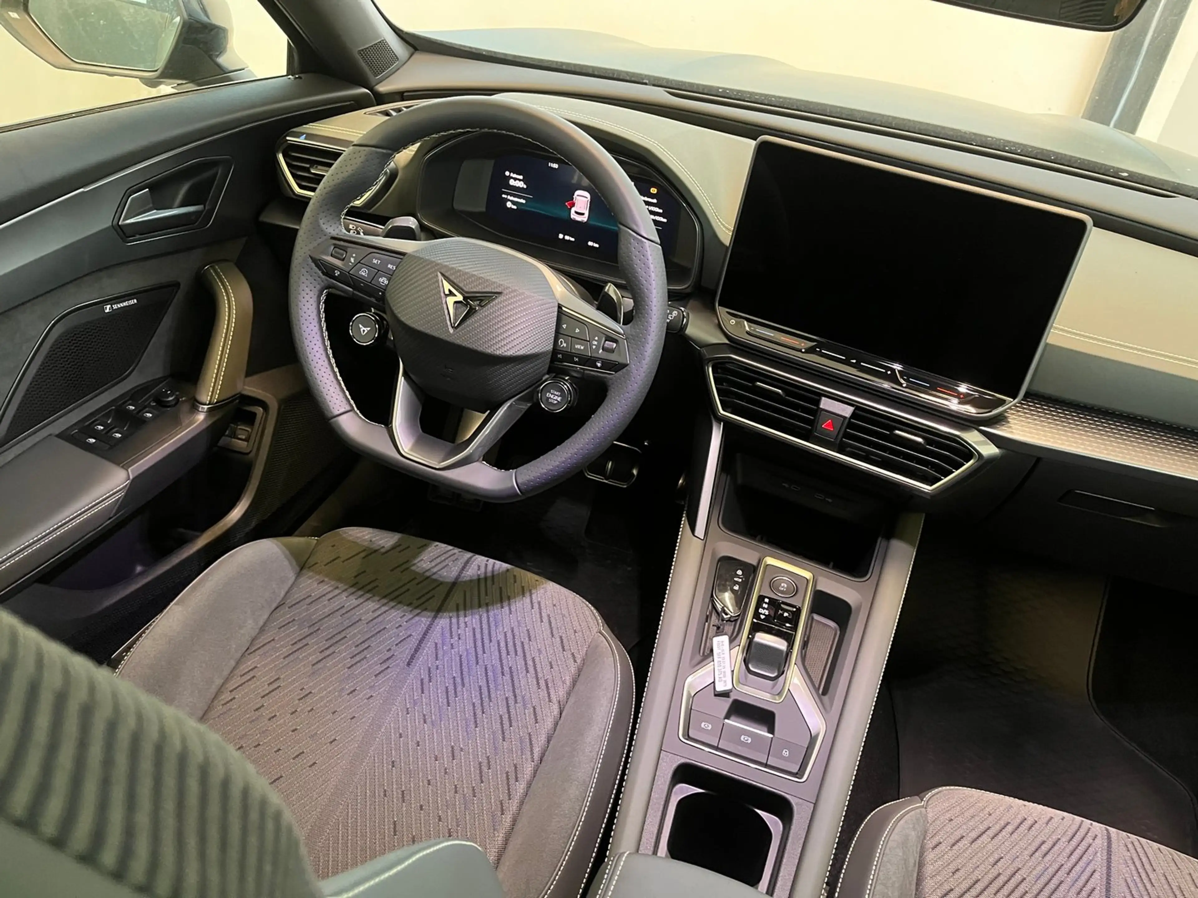 CUPRA Formentor TRIBE e-HYBRID 204 PS DSG — photo 7