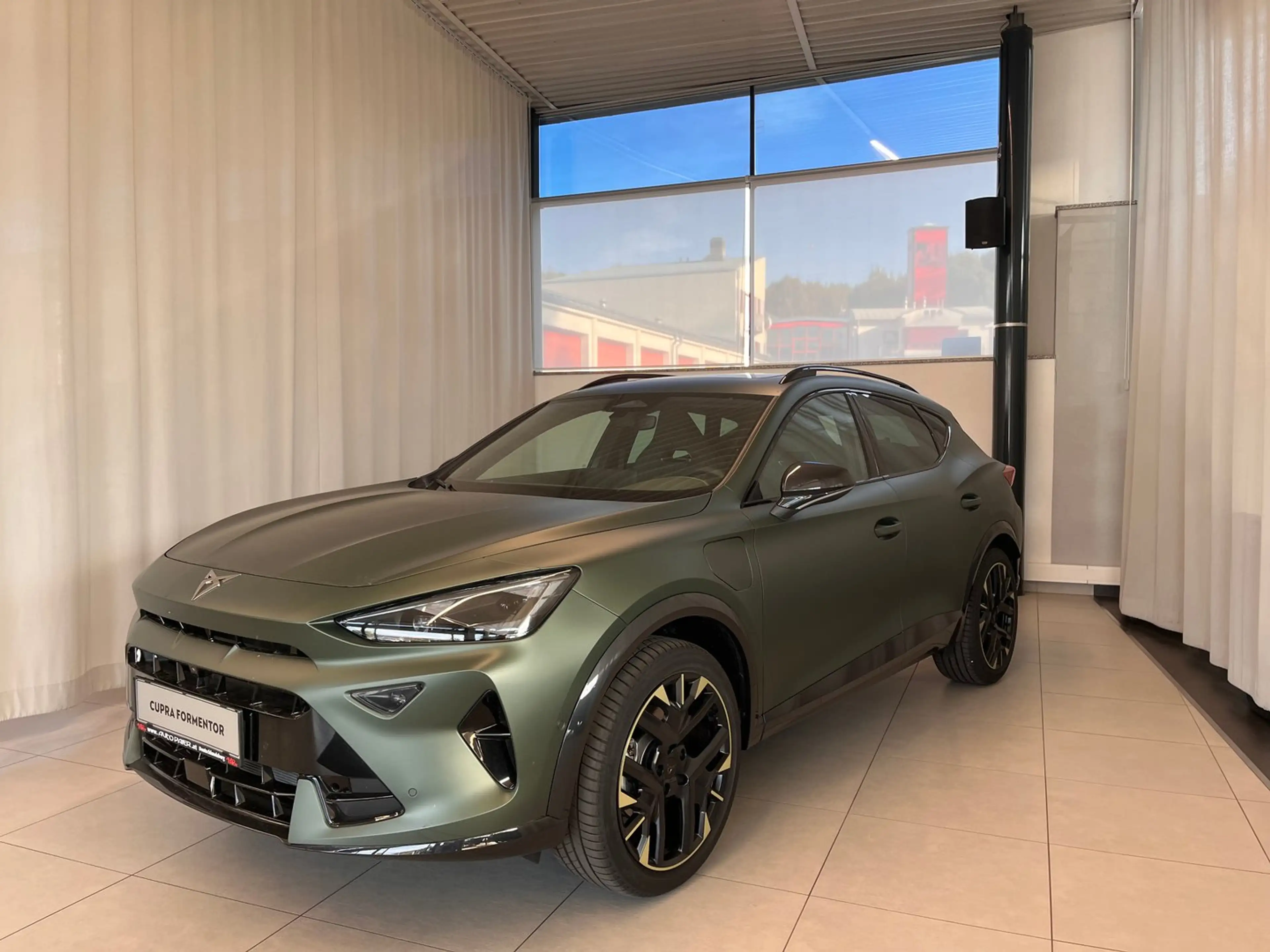CUPRA Formentor TRIBE e-HYBRID 204 PS DSG