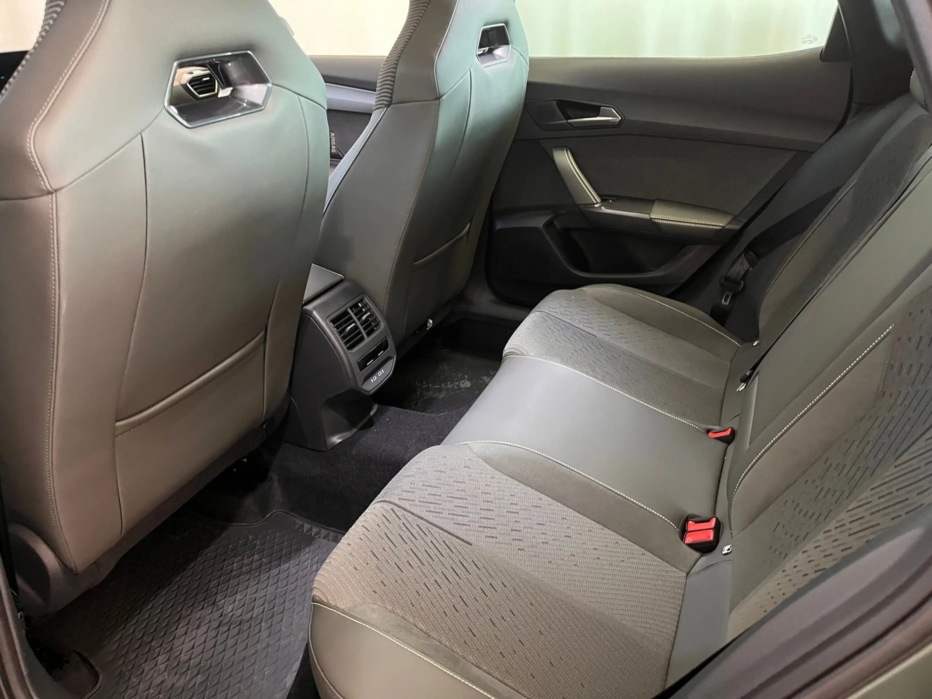 CUPRA Formentor TRIBE e-HYBRID 204 PS DSG — photo 11