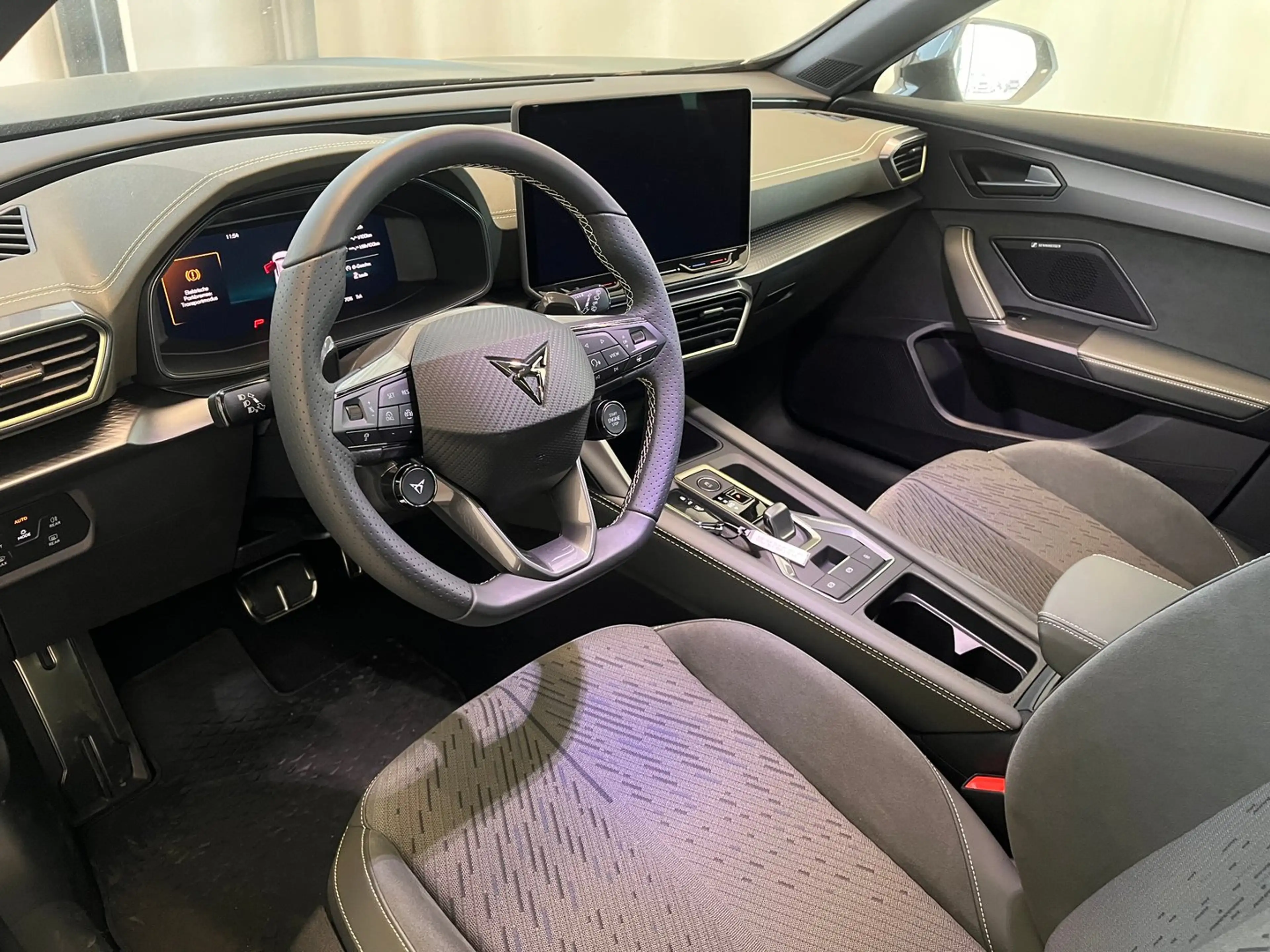 CUPRA Formentor TRIBE e-HYBRID 204 PS DSG — photo 12