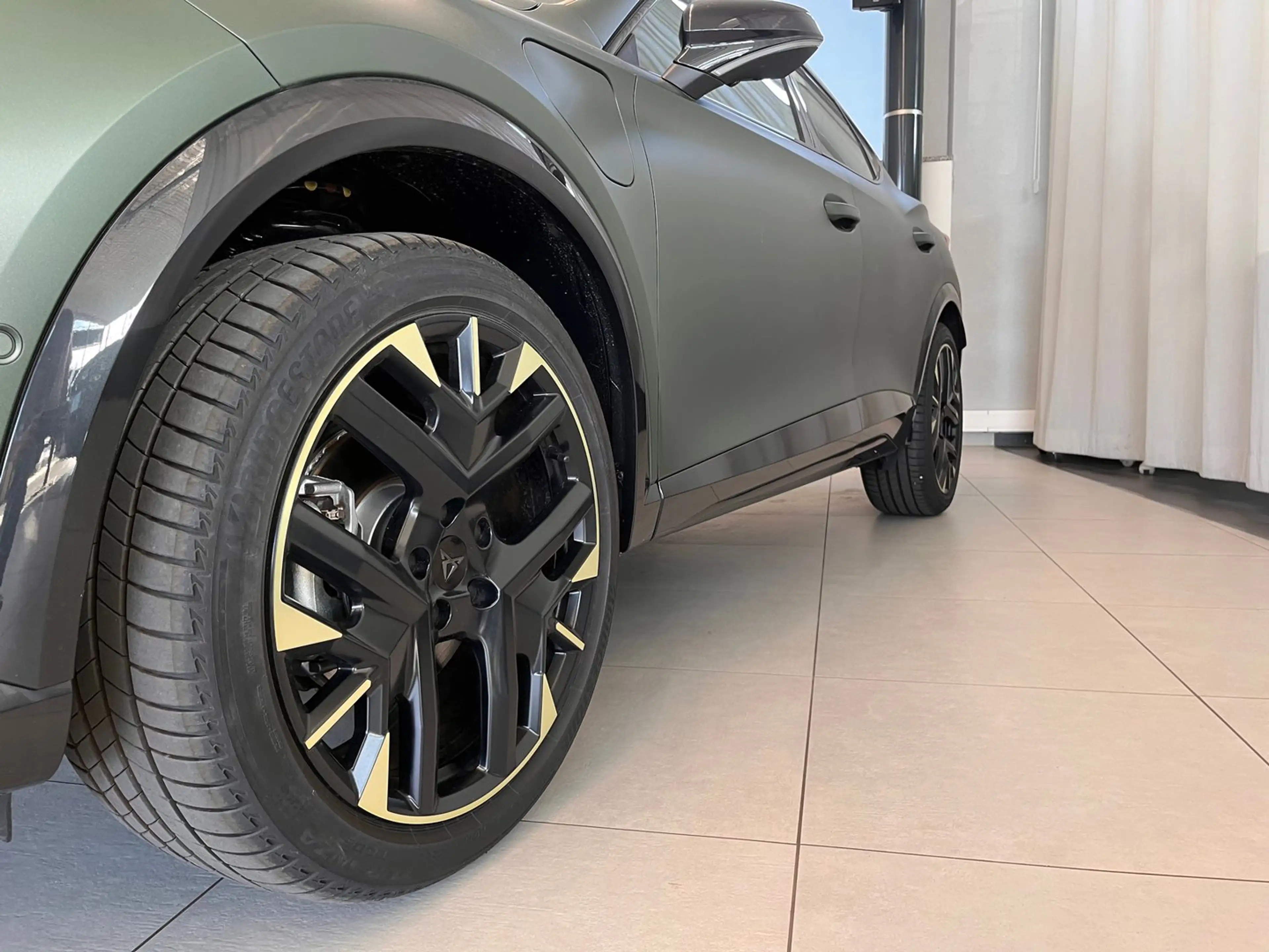 CUPRA Formentor TRIBE e-HYBRID 204 PS DSG — photo 3