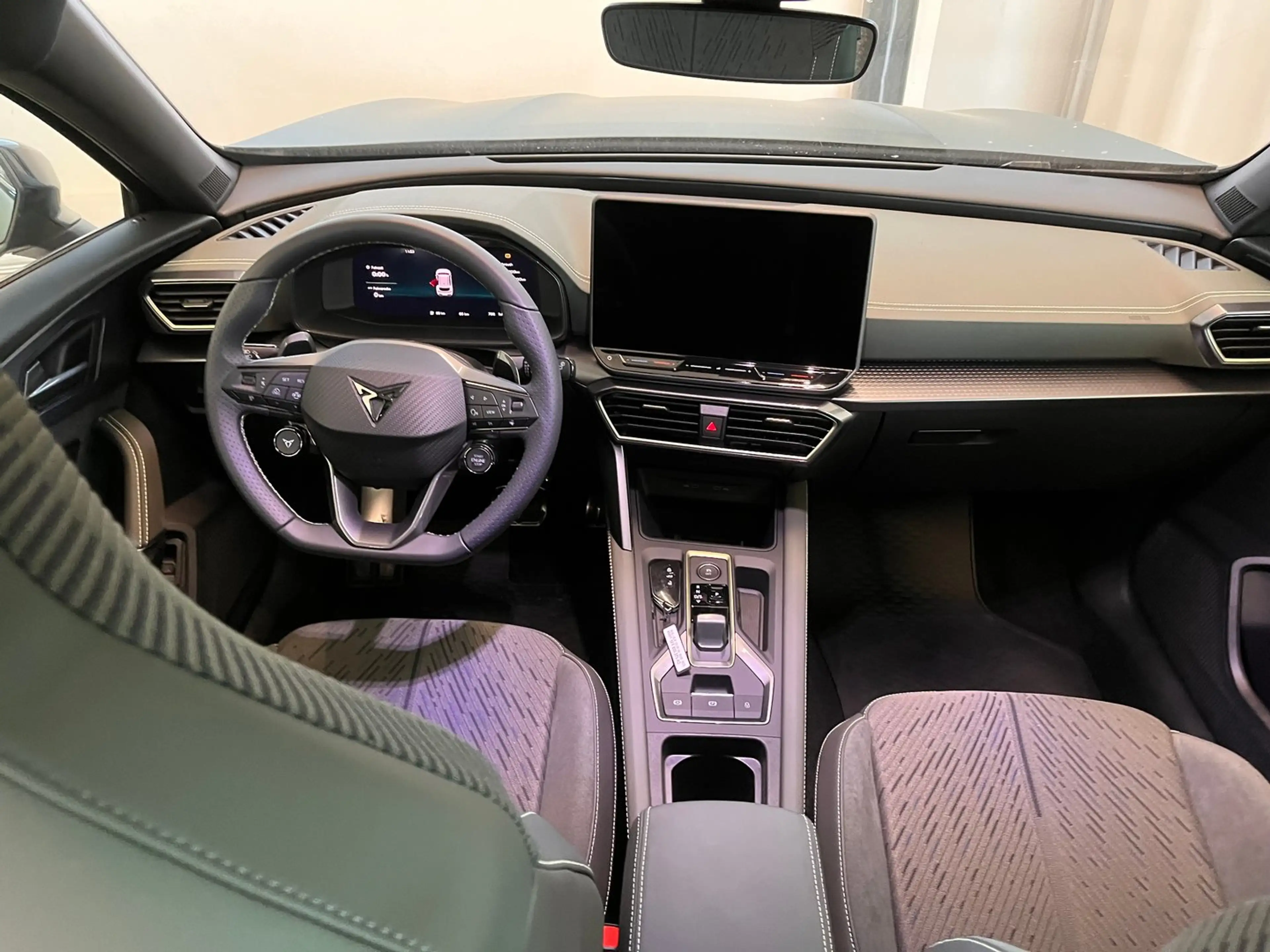 CUPRA Formentor TRIBE e-HYBRID 204 PS DSG — photo 8