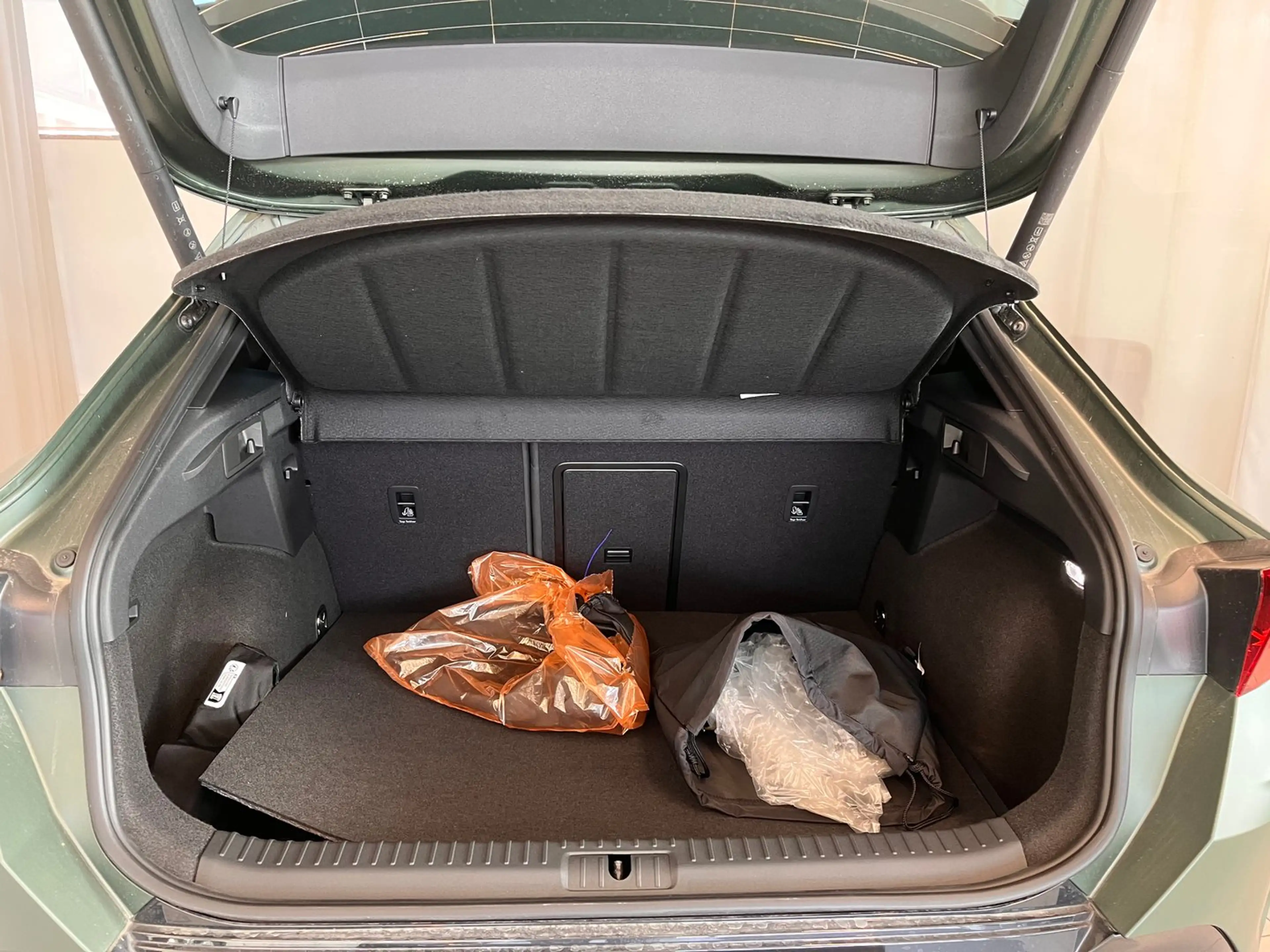 CUPRA Formentor TRIBE e-HYBRID 204 PS DSG — photo 6