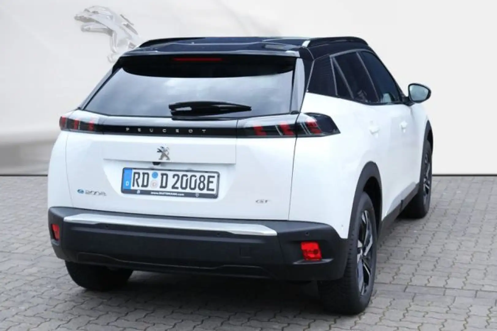 Peugeot 2008 e-GT Weiß - 2