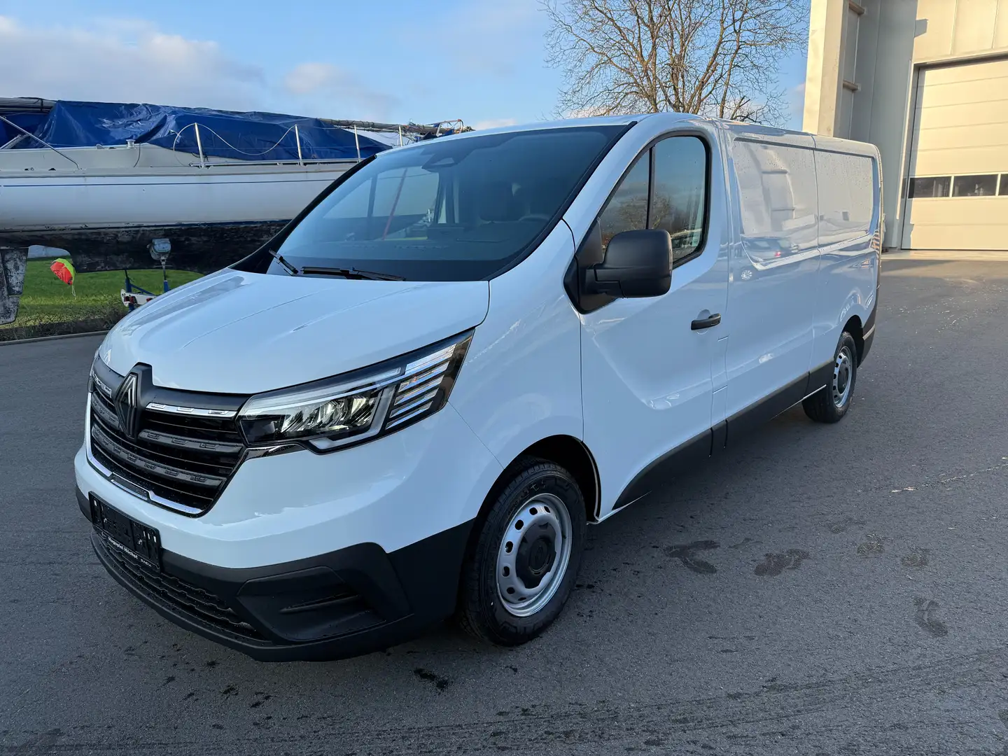Renault Trafic Kastenwagen L2H1 3,0t Blue dCi 130 AHK Holzboden Alb - 1