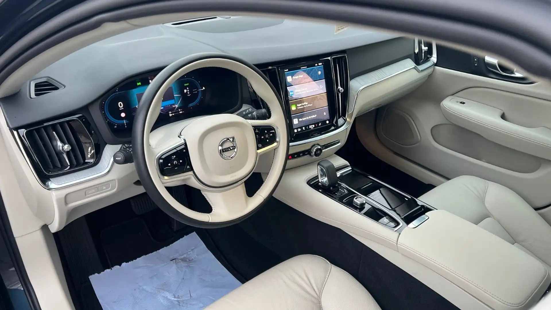 Volvo V60 T6 PHEV AWD Essential *Leder*PDC*LHZG* Blau - 1