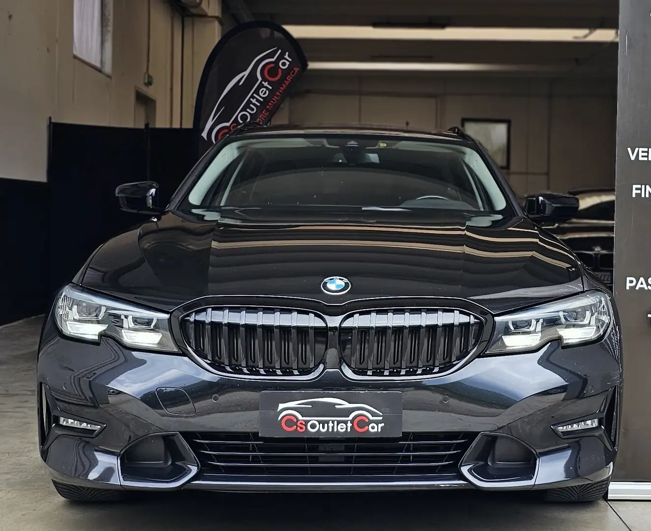 BMW 320 320d Touring Sport Autom. Nero - 2