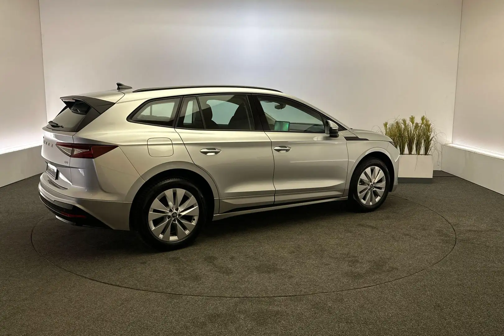 Skoda Enyaq Selection Plateado - 2