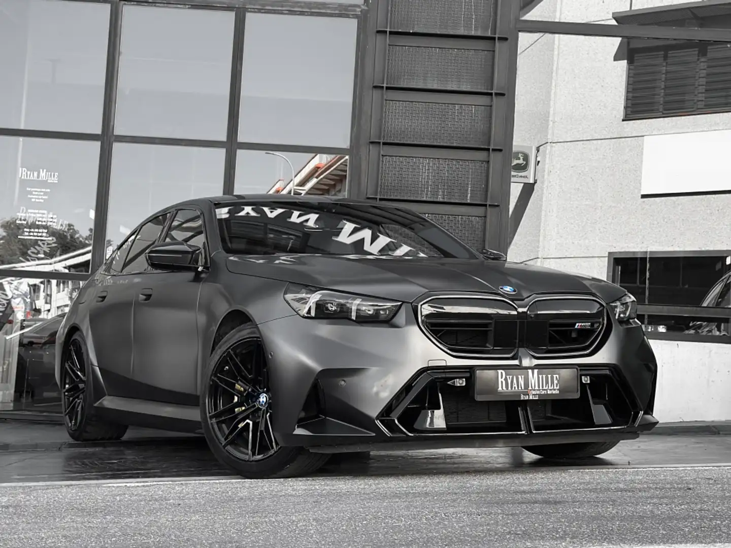 BMW M5 Grau - 1