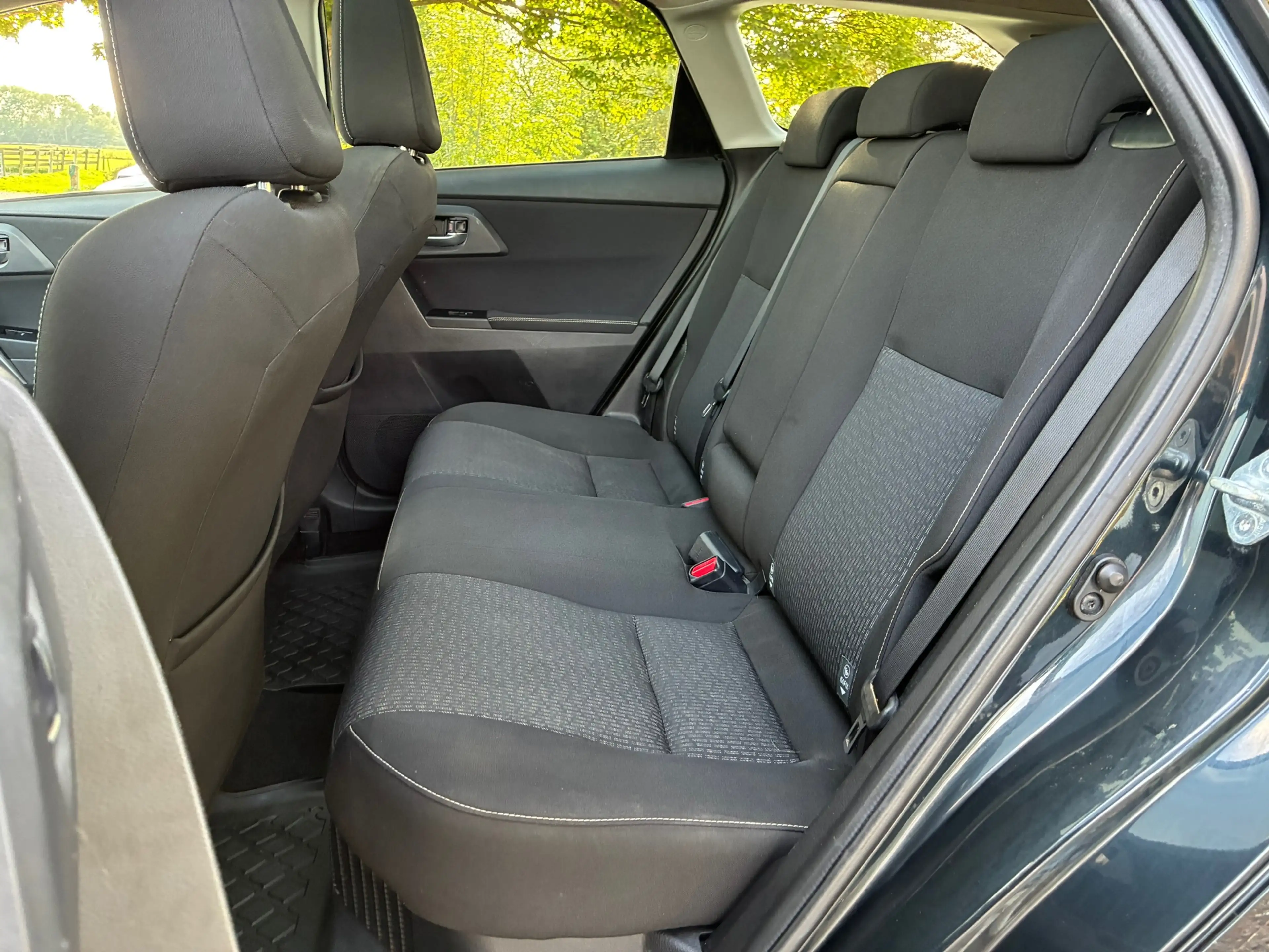 Toyota Auris Touring Sports 1.8 Hybrid Lease | Pano + Cruise + — photo 10
