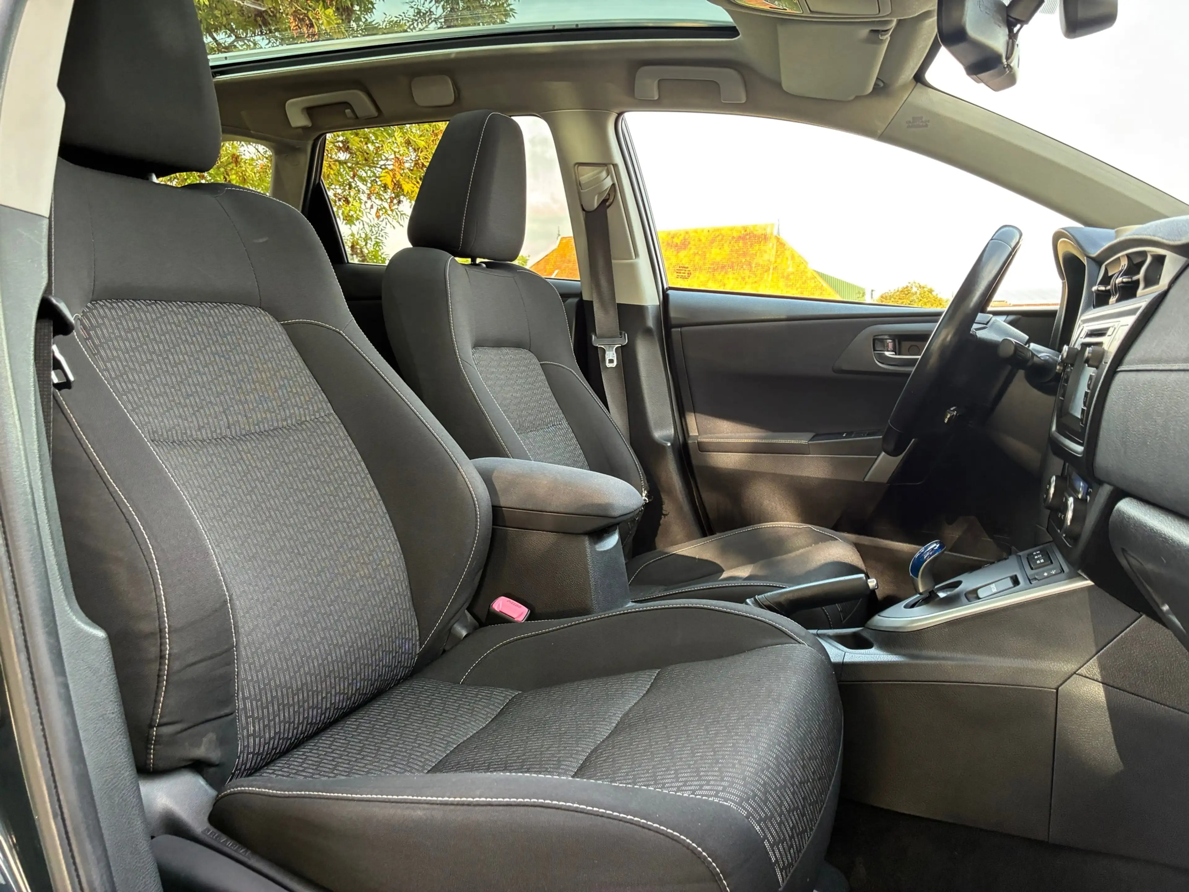 Toyota Auris Touring Sports 1.8 Hybrid Lease | Pano + Cruise + — photo 7