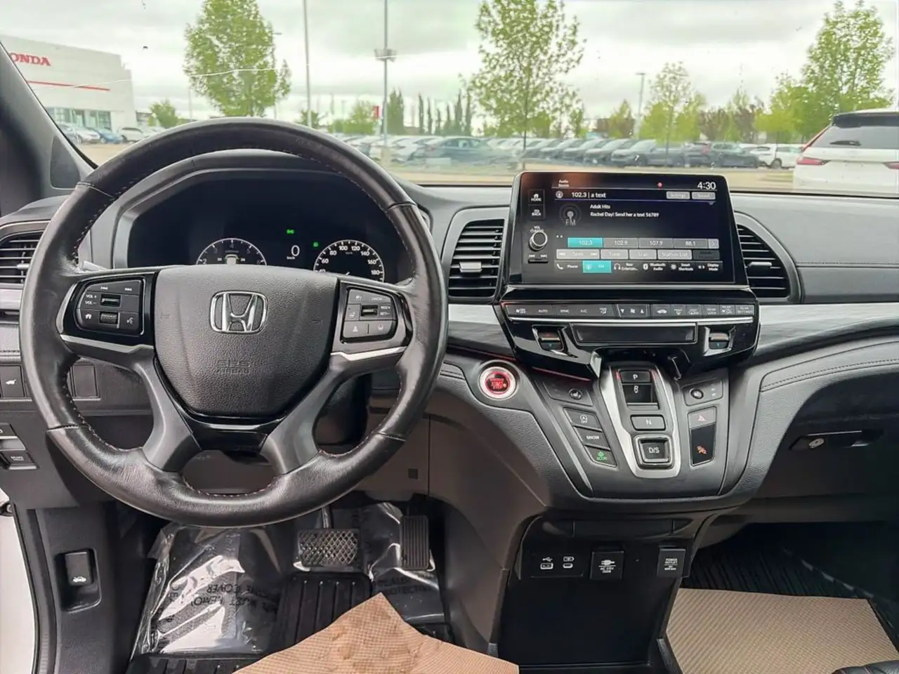 Honda Odyssey снимка Honda Odyssey