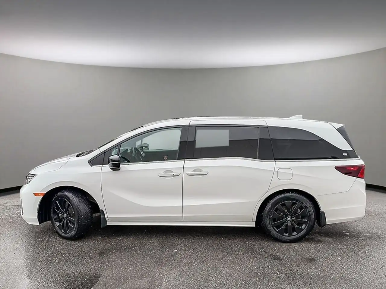 Honda Odyssey снимка Honda Odyssey