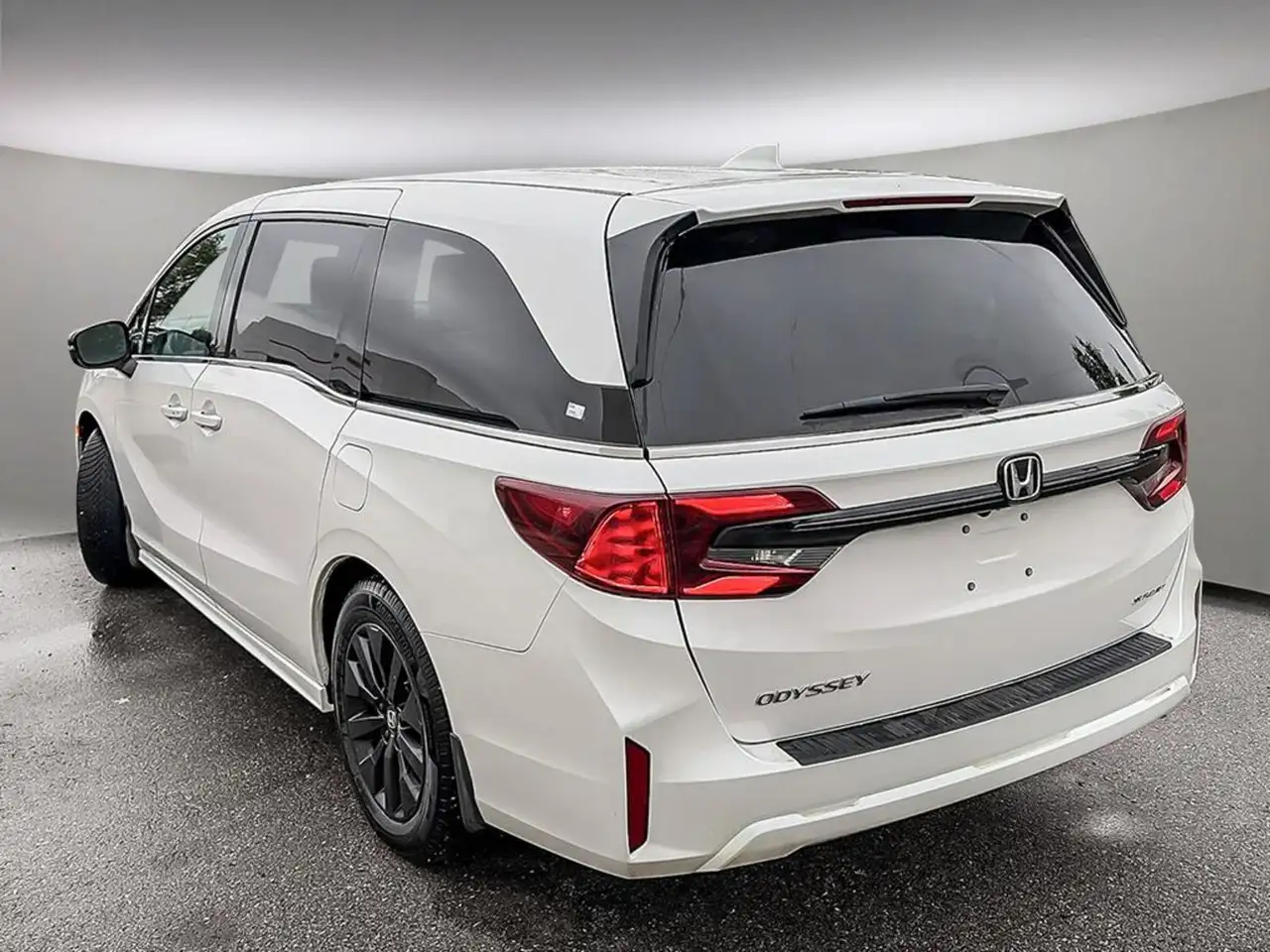 Honda Odyssey снимка Honda Odyssey