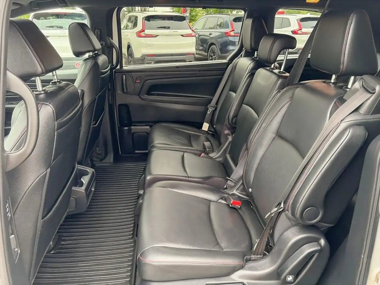 Honda Odyssey снимка Honda Odyssey