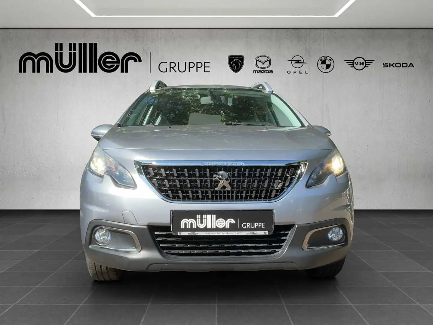 Peugeot 2008 PureTech 82 Active Grau - 2