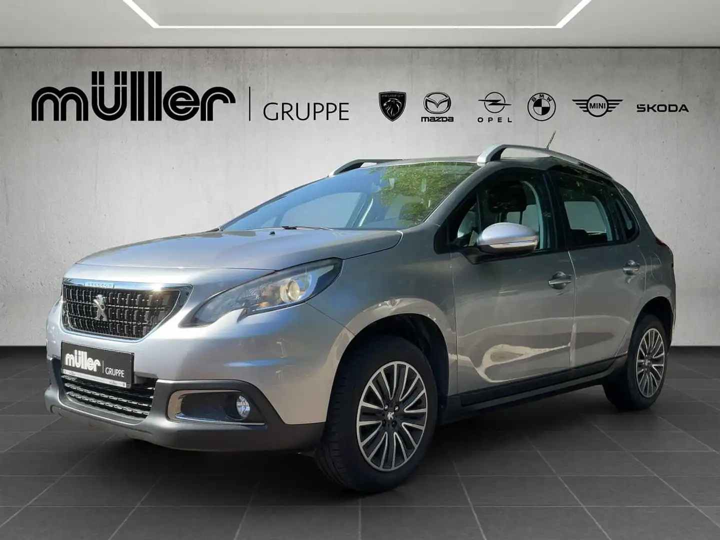 Peugeot 2008 PureTech 82 Active Grau - 1