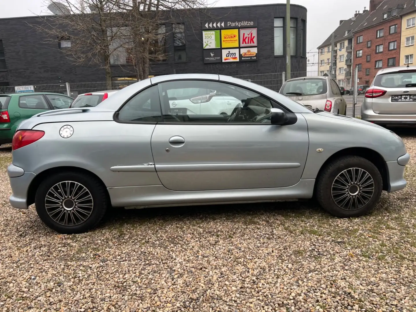 Peugeot 206 Cabriolet CC Filou 1.6 *KLIMAAUTOMATIK*E-FEN Grau - 2