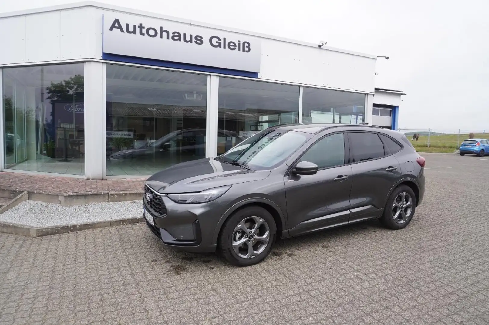 Ford Kuga Hybrid ST-Line Grau - 1