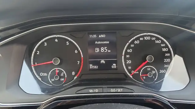 Volkswagen Polo view 12