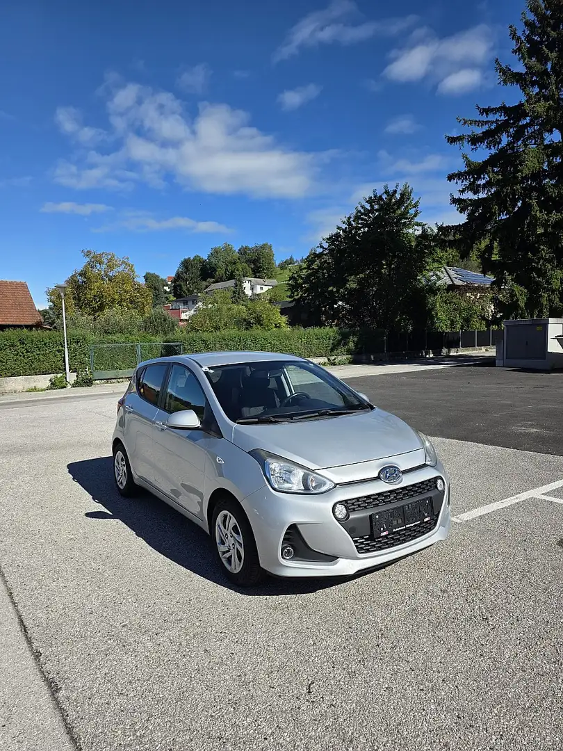 Hyundai i10 Silber - 2