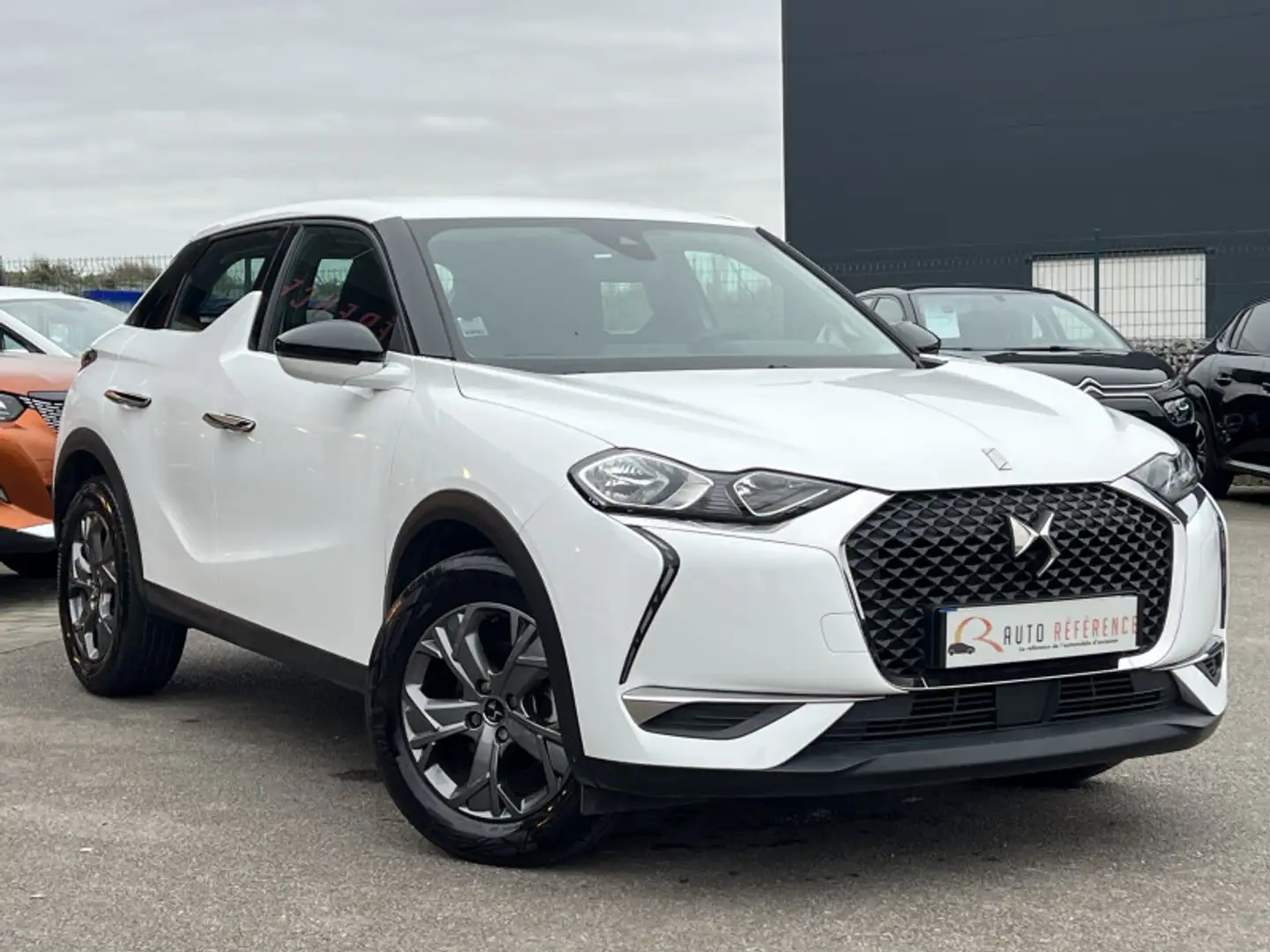 DS Automobiles DS 3 Crossback 1.2 100 CH 1ERE MAIN / CARPLAY / GPS Weiß - 2