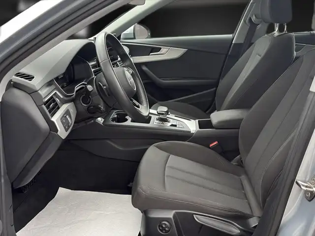 Audi A4 view 13