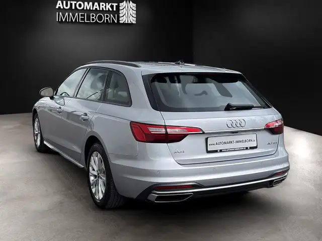 Audi A4 view 10