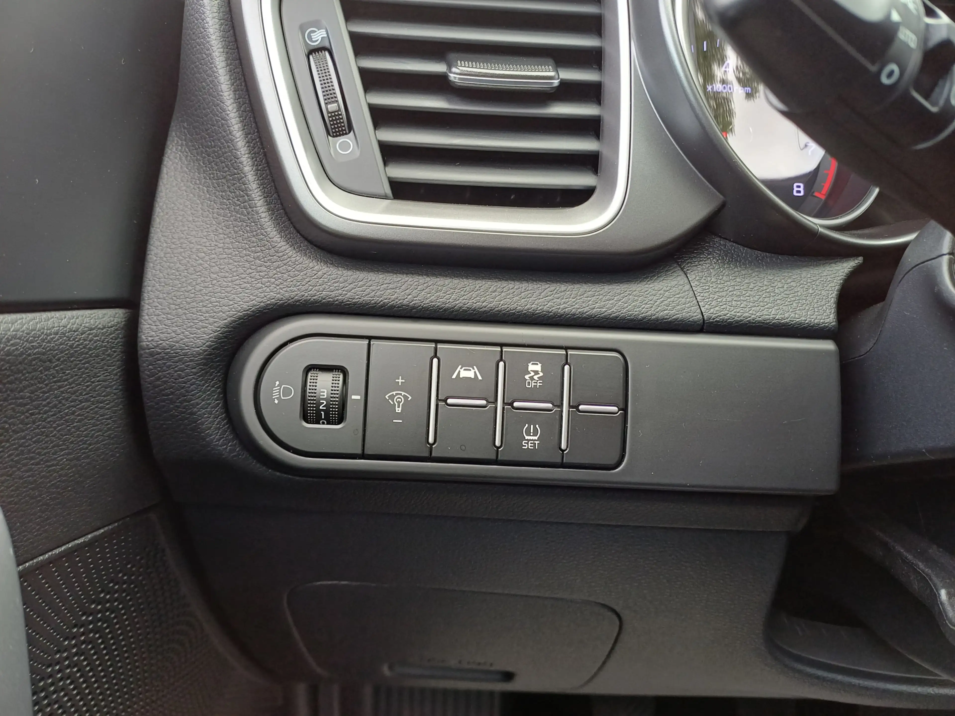 Kia Ceed / cee'd 1.0 T-GDi DynamicLine | CAMERA | NAVI | APPLE CARP — photo 19