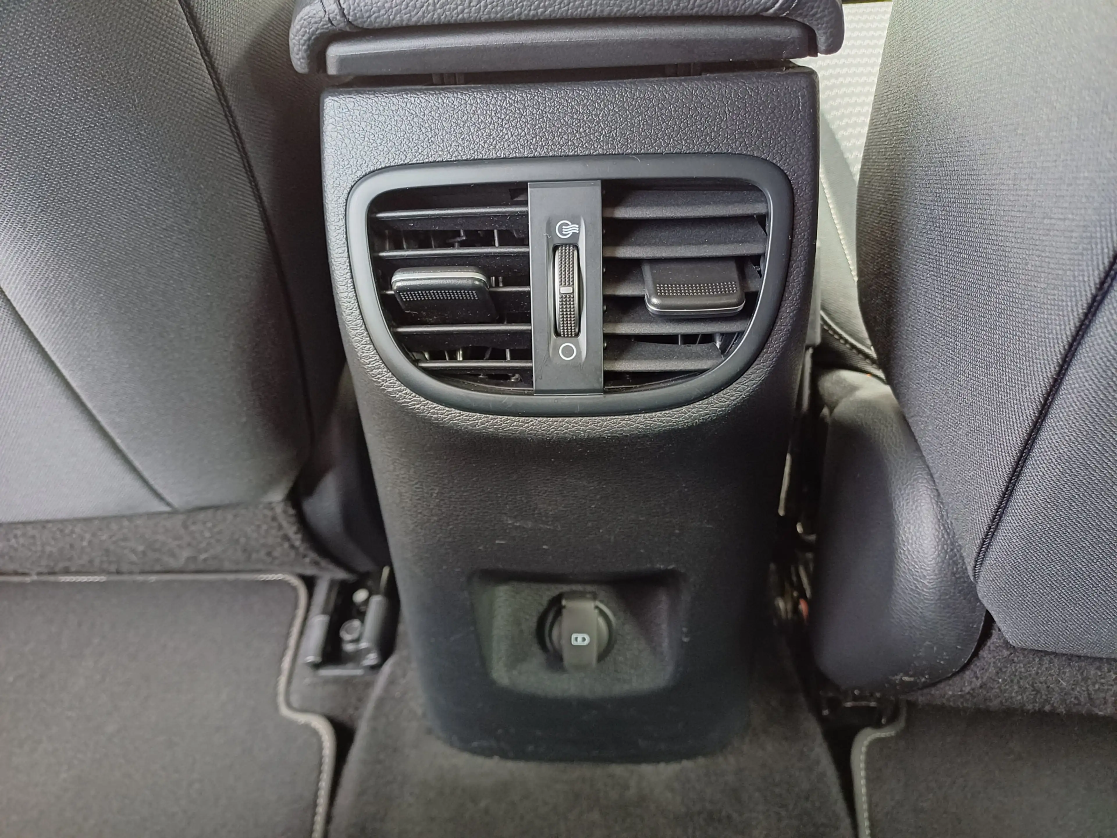 Kia Ceed / cee'd 1.0 T-GDi DynamicLine | CAMERA | NAVI | APPLE CARP — photo 15