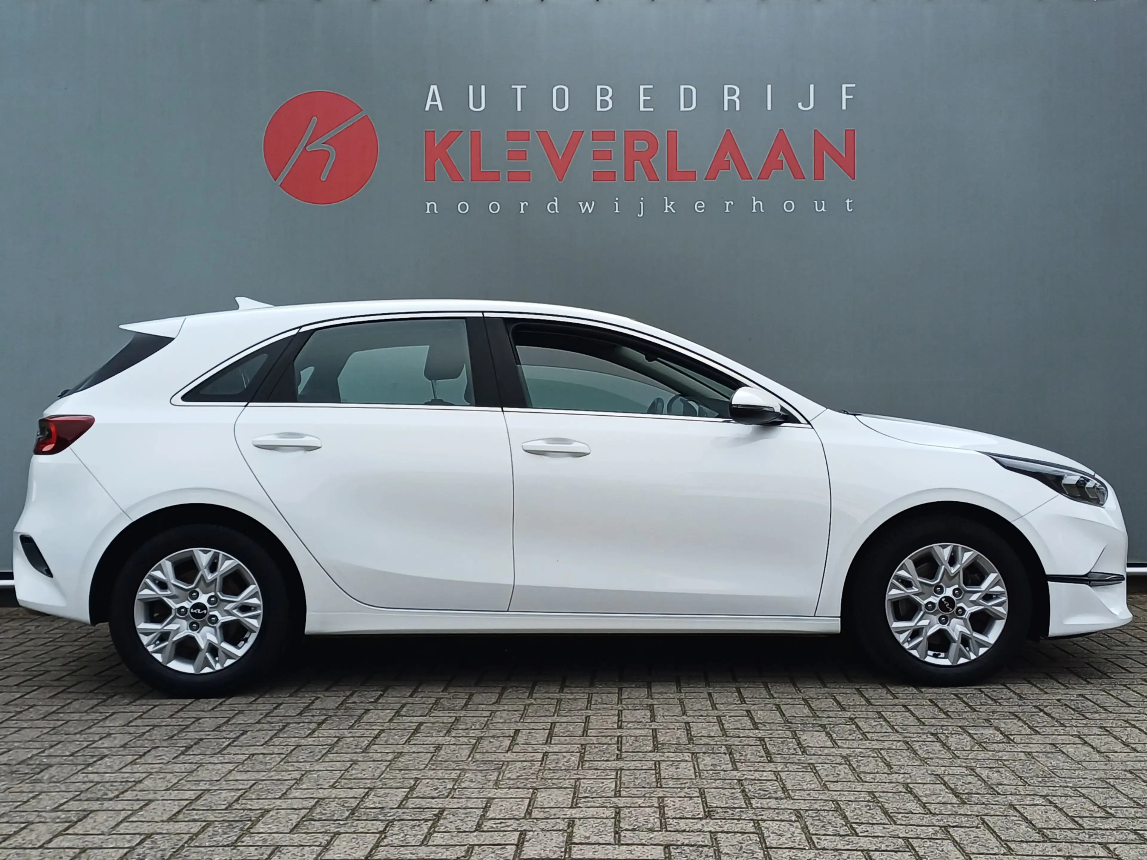 Kia Ceed / cee'd 1.0 T-GDi DynamicLine | CAMERA | NAVI | APPLE CARP — photo 2