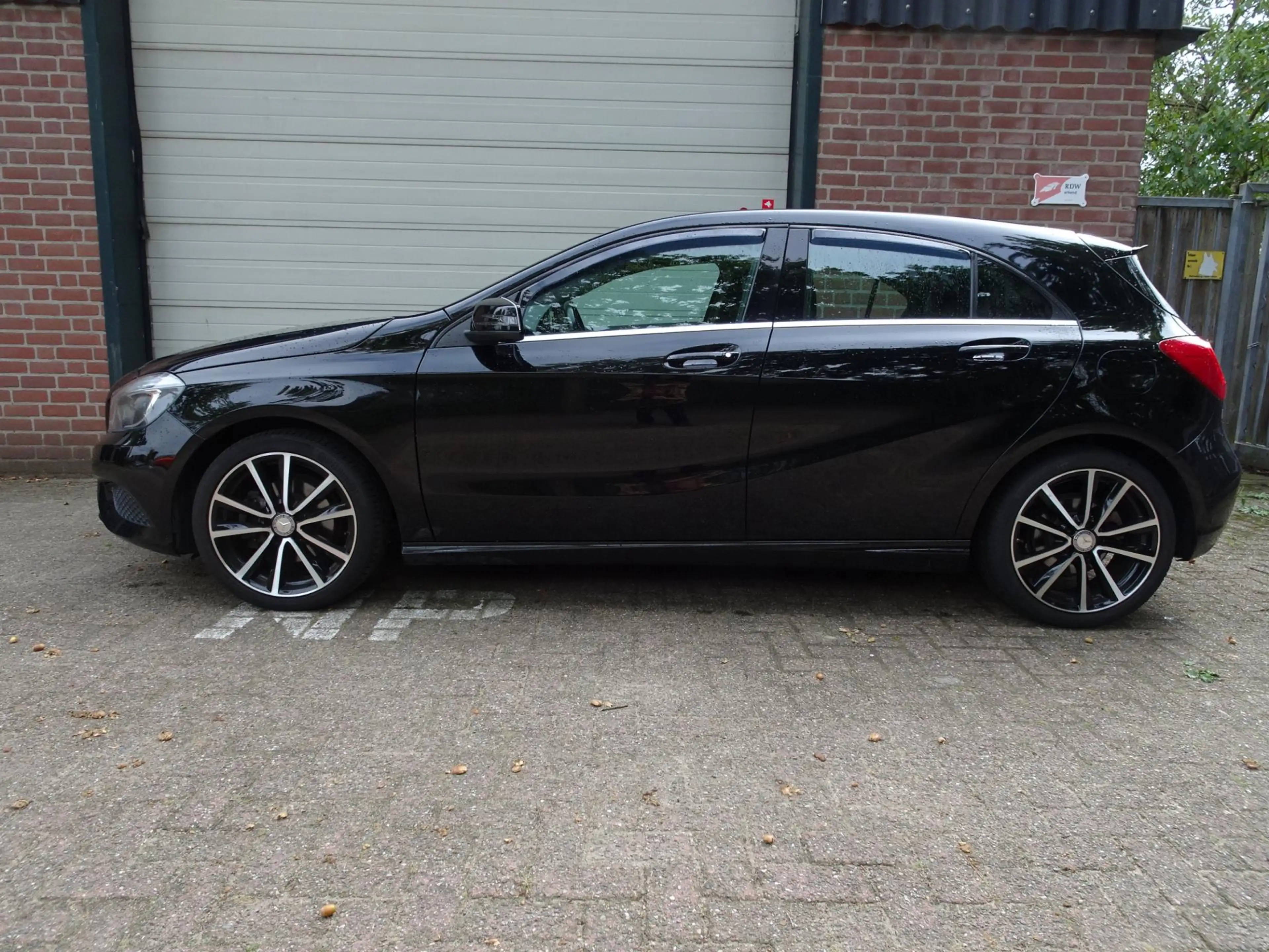 Mercedes-Benz A 180 Ambition BlueEFFICIENCY 2Style Sport. — photo 2