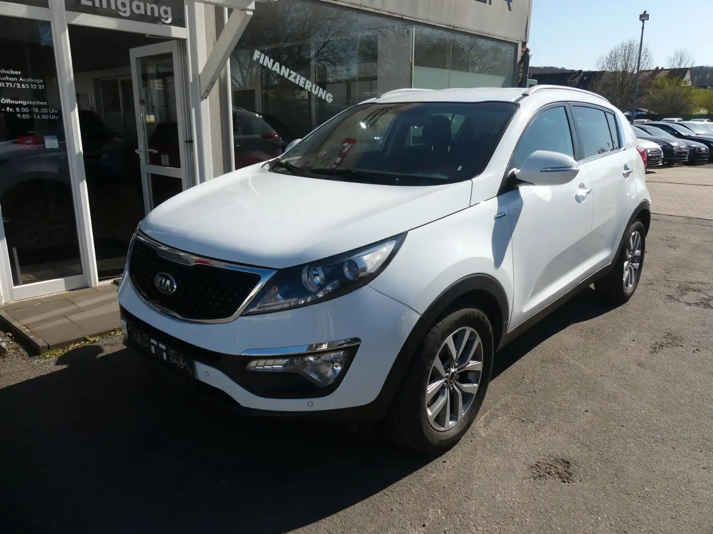 Kia Sportage Dream Team 4WD Automatik AHK Weiß - 2