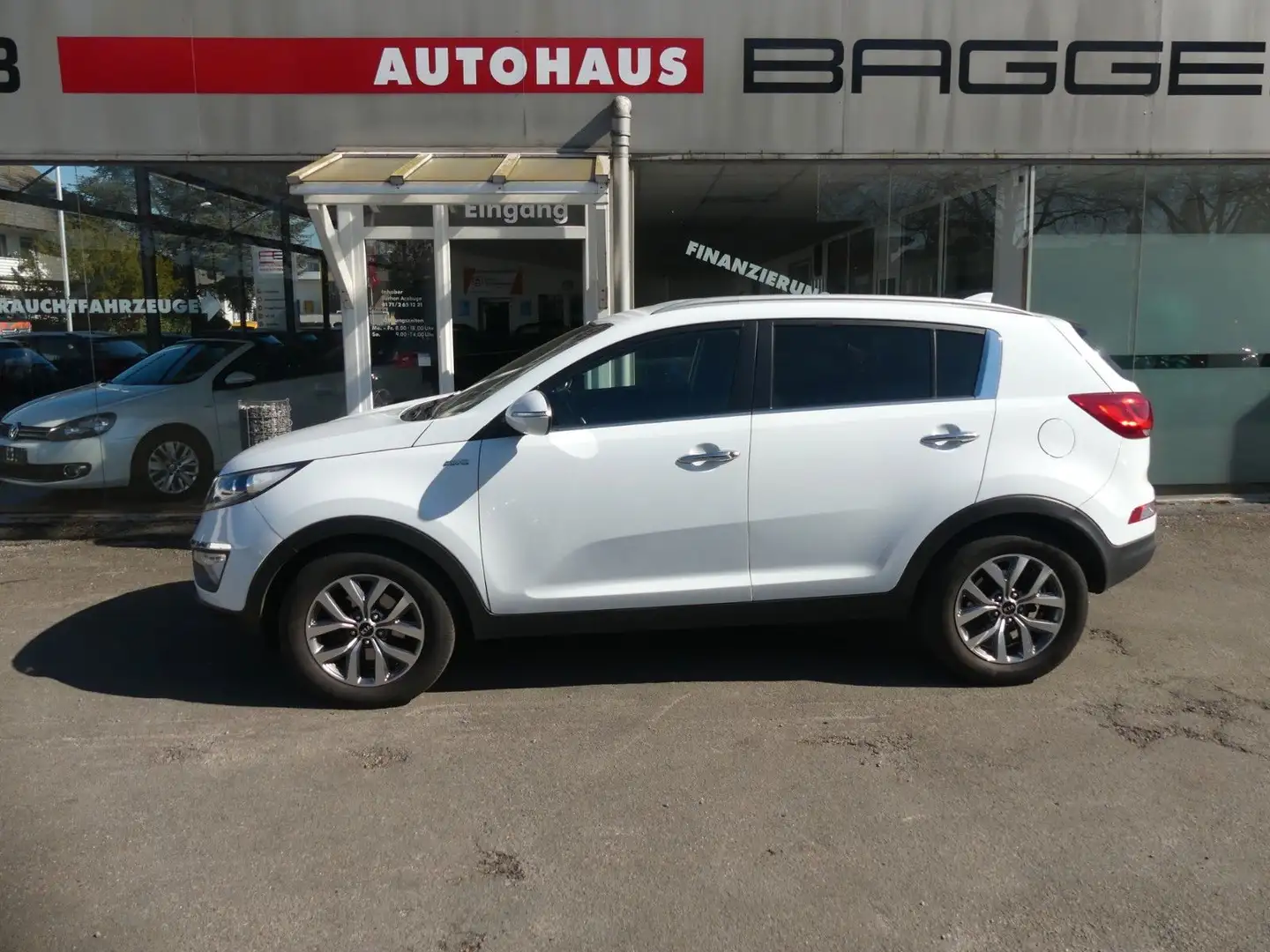 Kia Sportage Dream Team 4WD Automatik AHK Weiß - 1