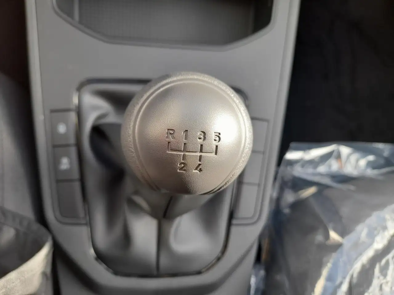 SEAT Ibiza 1.0 MPI Reference NAVI/APP~SHZ~PDC~LED~ALU 25