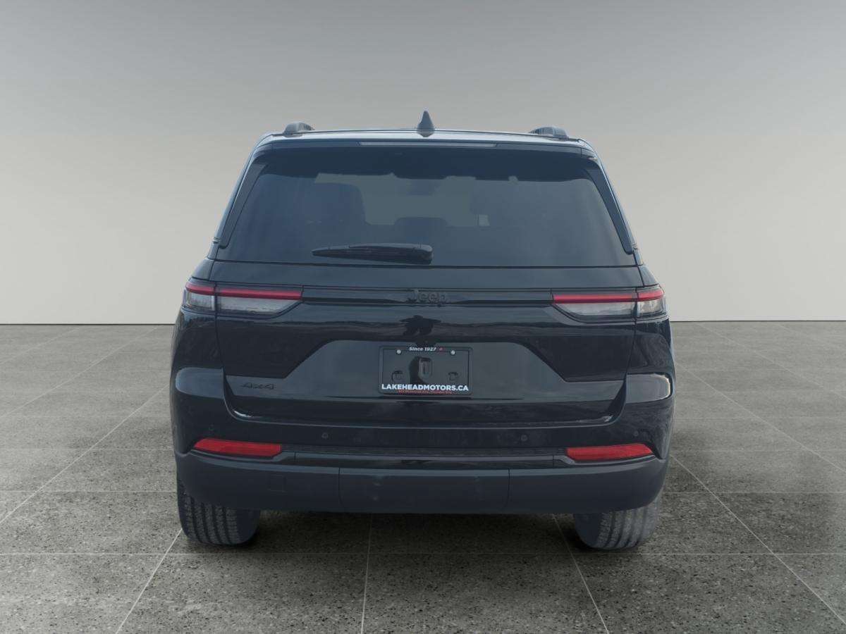 2025 Jeep Grand Cherokee Altitude 4x4 — снимка 1
