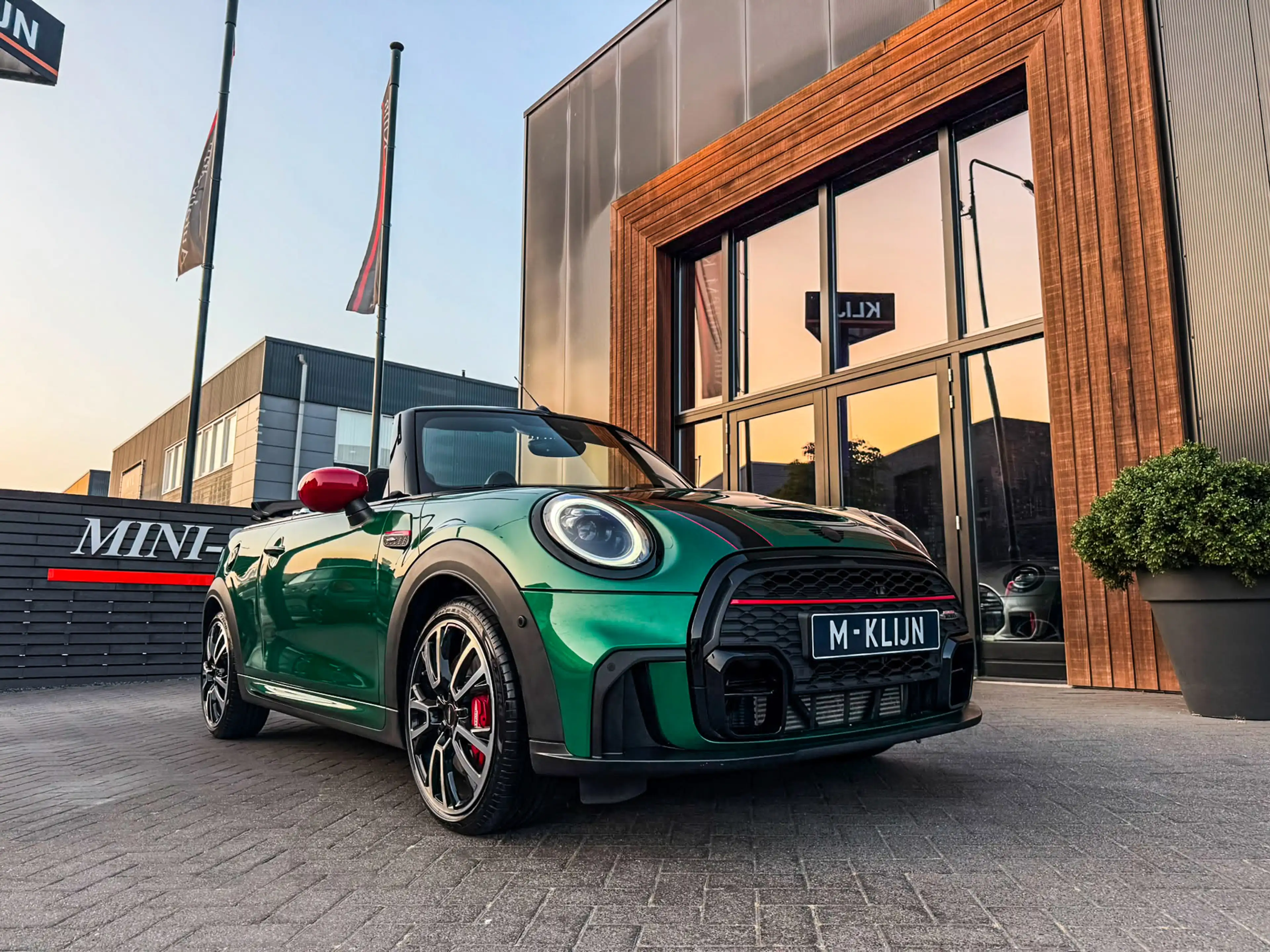 MINI John Cooper Works Cabrio 2.0 JCW Pack F1 aut 231pk/Camera/Hk/Head op/18"Jcw — photo 15