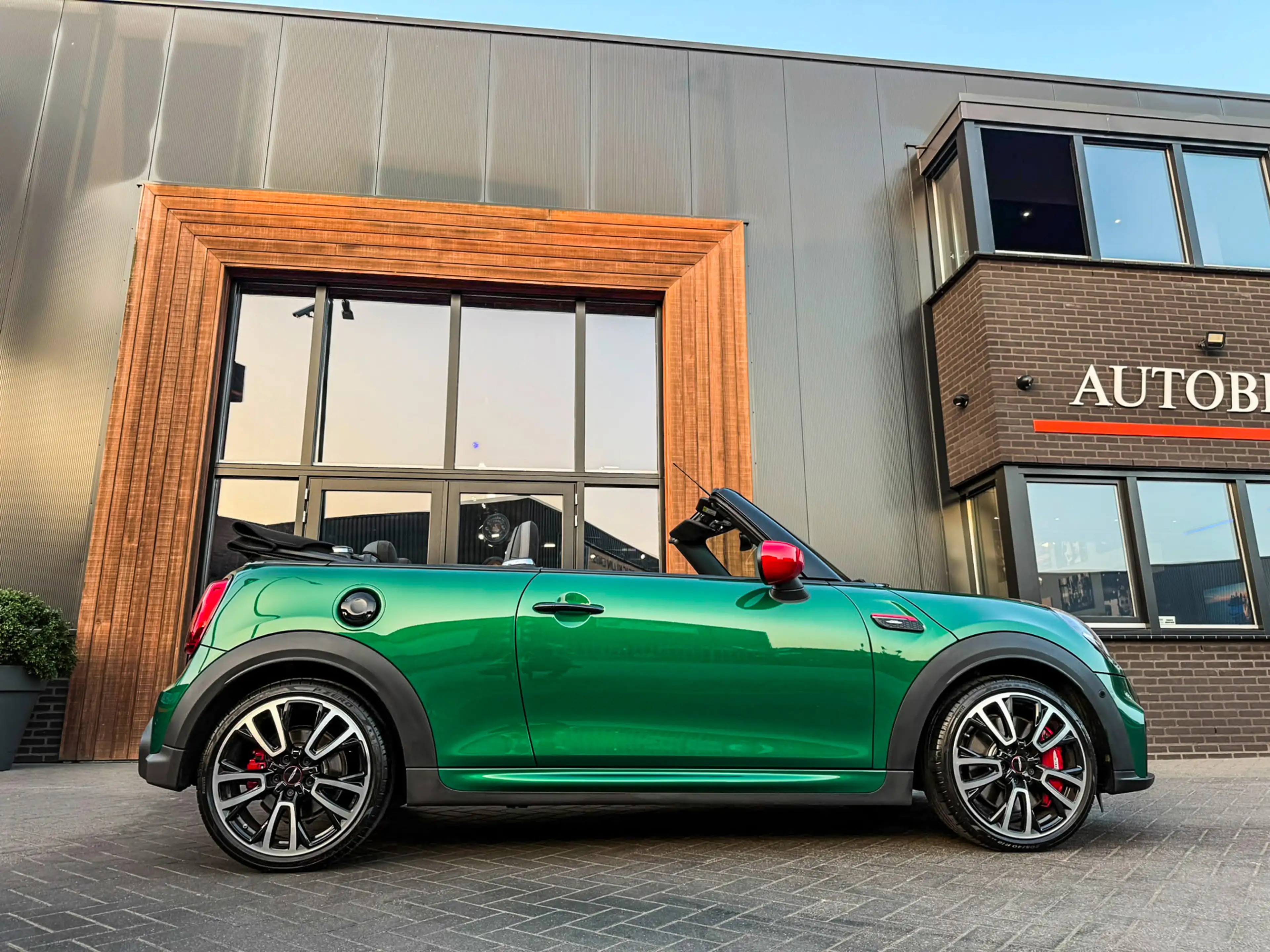 MINI John Cooper Works Cabrio 2.0 JCW Pack F1 aut 231pk/Camera/Hk/Head op/18"Jcw — photo 11
