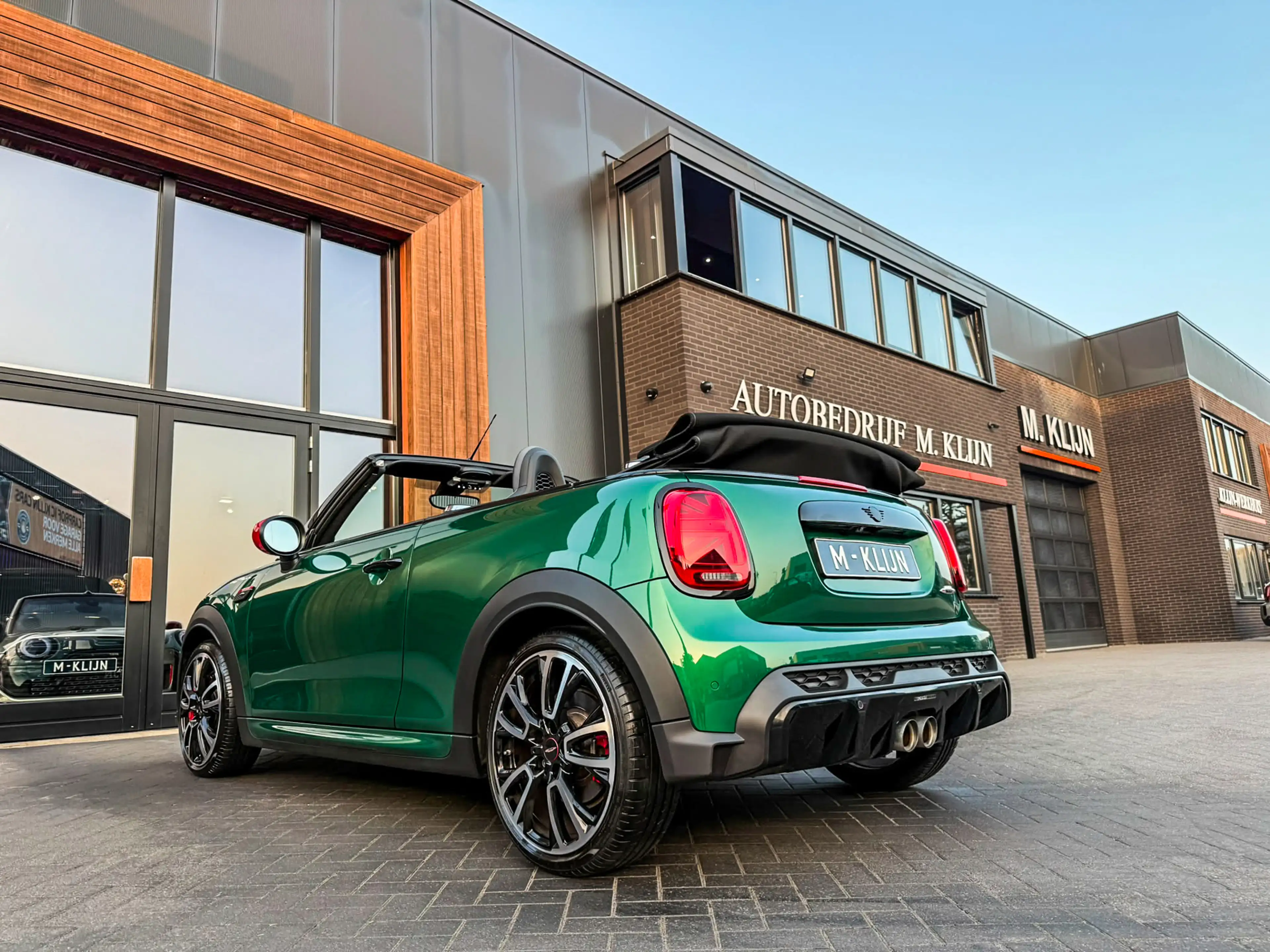 MINI John Cooper Works Cabrio 2.0 JCW Pack F1 aut 231pk/Camera/Hk/Head op/18"Jcw — photo 9